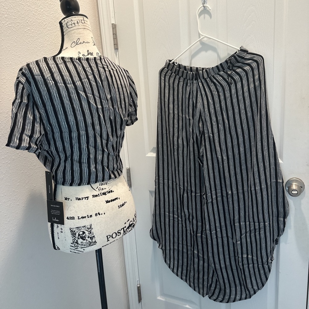 Lulus Striped Two-Piece Set - Picture 2 of 12